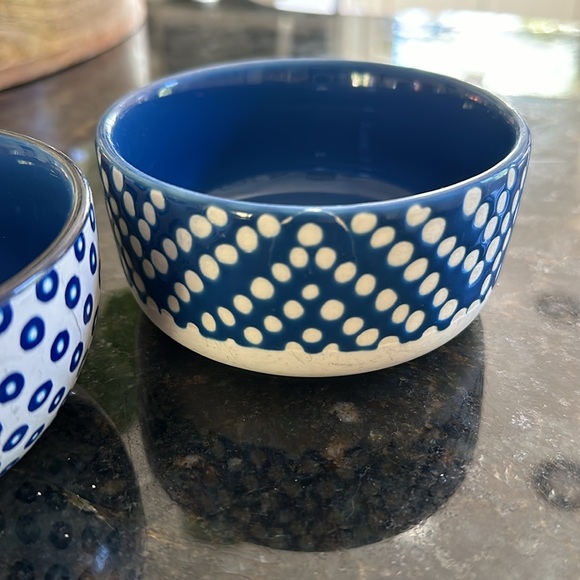 3 threshold, blue and white patterned miniature bowls - Picture 4 of 5